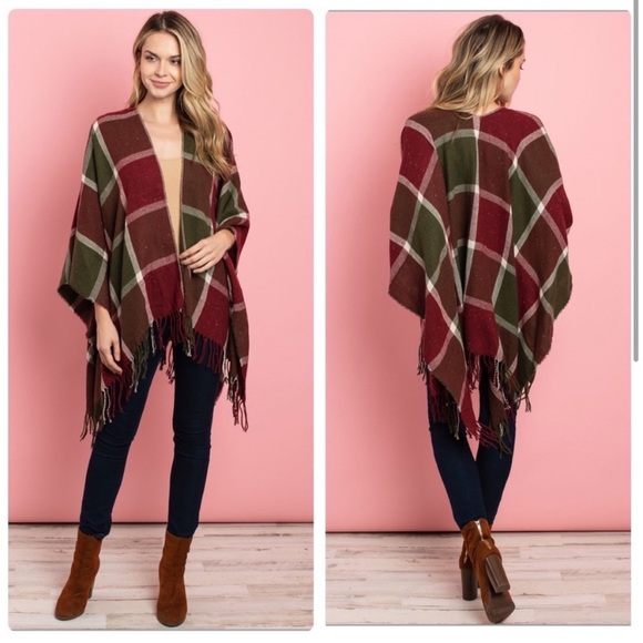 🍁Woman’s Checkered Poncho🍁 - Picture 1 of 4